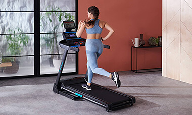 Treadmill With Nike Run Club - Fitness